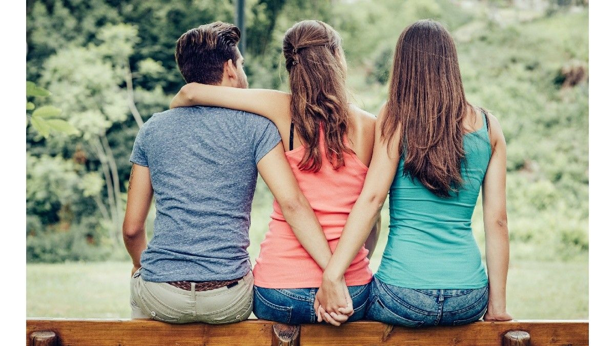 Ekspos Pelaku Selingkuh di Media Sosial Benar atau Salah?