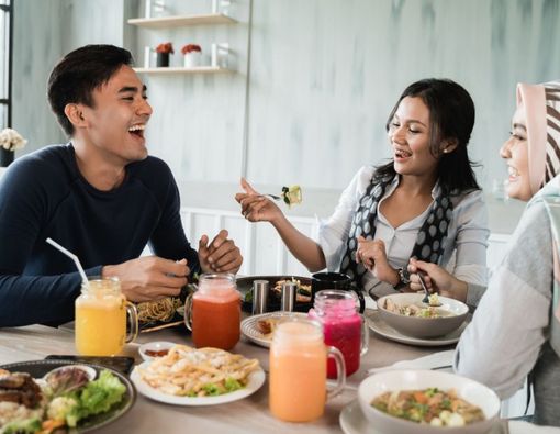 9 Manfaat Buka Puasa Bersama Orang Terdekat Menurut Psikologi