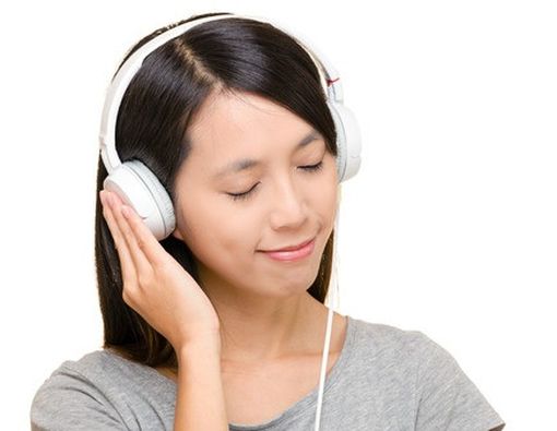 Sering Menggunakan Headset? Waspada Ketulian!