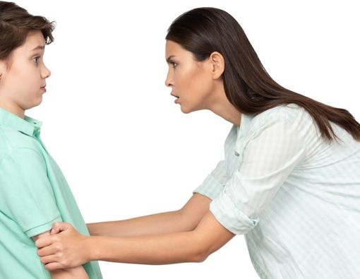 Cara Menghadapi Orangtua yang Tidak Mau Disalahkan