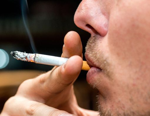 Merokok Saat Buka Puasa, Ini 7 Efeknya bagi Kesehatan