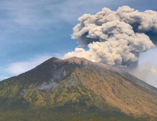 4 Penyakit Akibat Abu Vulkanik Letusan Gunung Agung