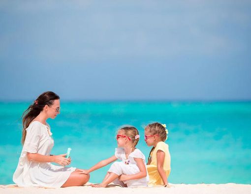 SPF Lotion yang Tepat untuk Keluarga