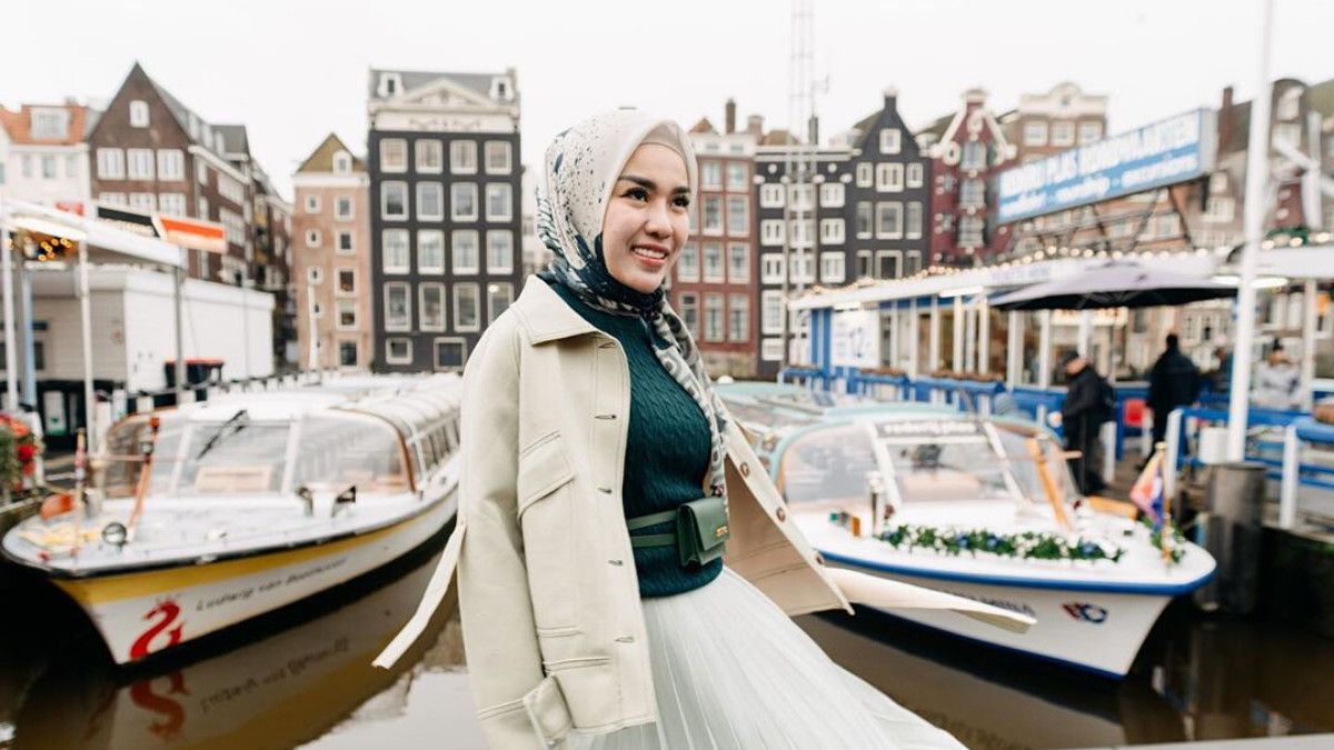 Medina Zein Mengaku Bipolar, Perlukah Obat?