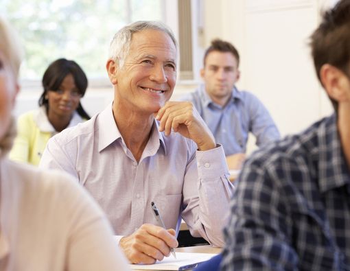 Yuk, Turunkan Risiko Terjadinya Demensia dengan Kuliah!