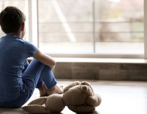 Anak Juga Berhak Tahu Berita Buruk, Ini Cara Menyampaikannya!