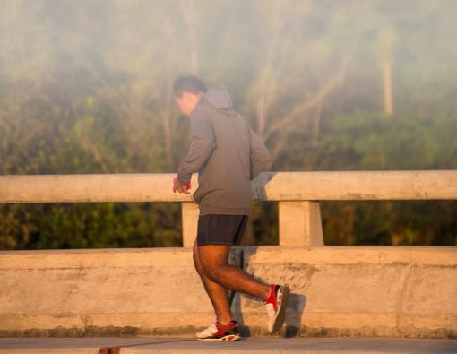 Olahraga Saat Ada Kabut Asap, Apa Bahayanya?