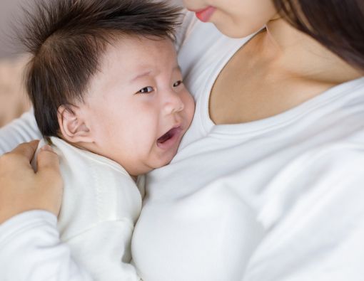 Menjerit Saat Minta ASI, Bolehkah Langsung Memberikannya?