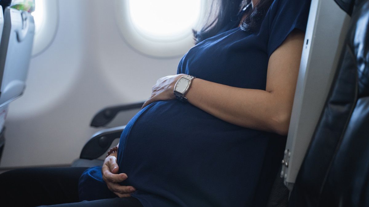 Ibu Hamil Naik Pesawat, Perhatikan Kondisi Ini