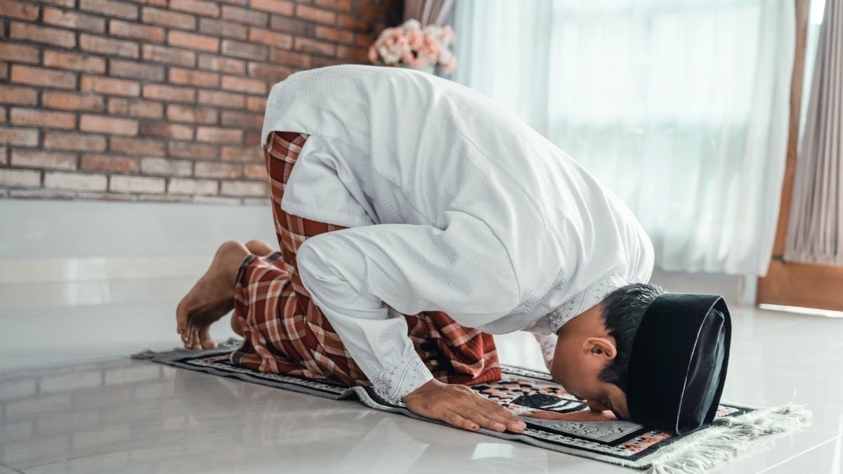 Selain Tak Terpuji, Sujud Freestyle Juga Berbahaya bagi Tubuh