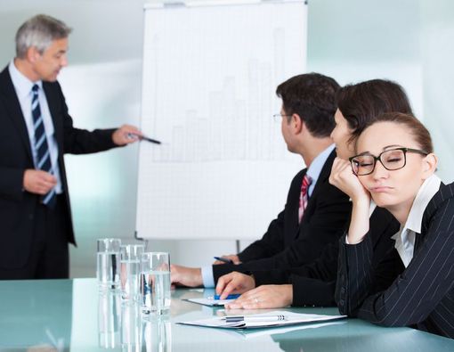 Bertahan di Tempat Kerja yang Menyebalkan, Sehatkah?