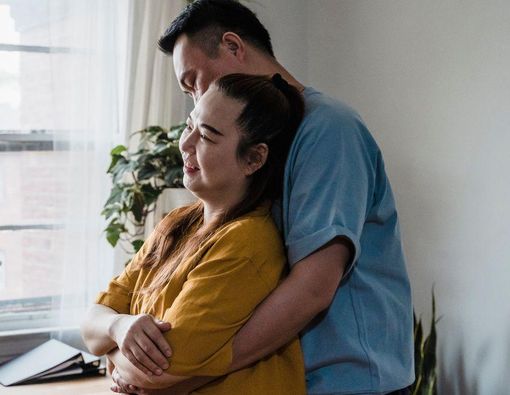 Mengenal Physical Touch, Ungkapan Cinta dalam Bentuk Sentuhan