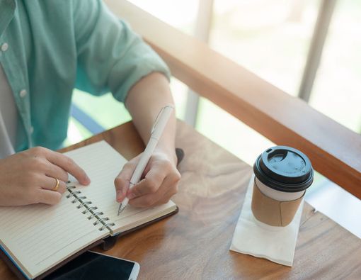 Benarkah Orang Kidal Lebih Cerdas?