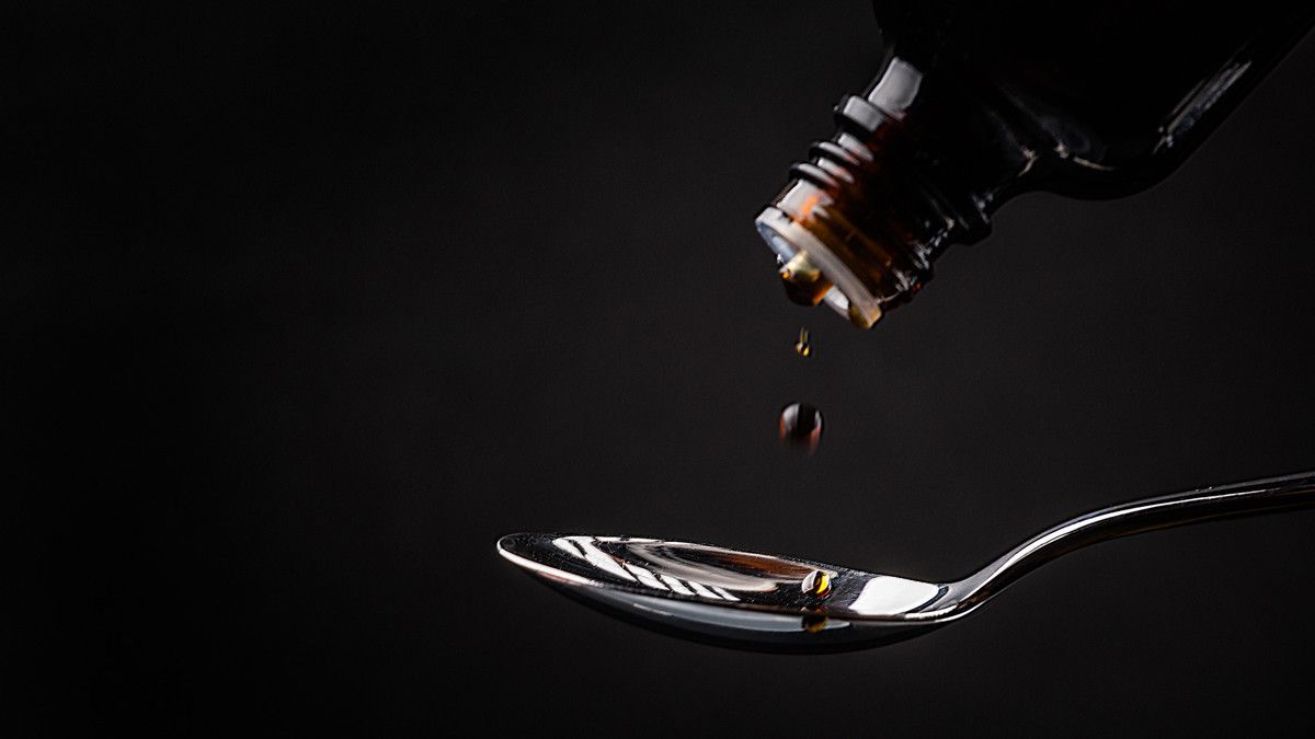 Minum Obat Batuk Agar Mengantuk, Amankah bagi Kesehatan?