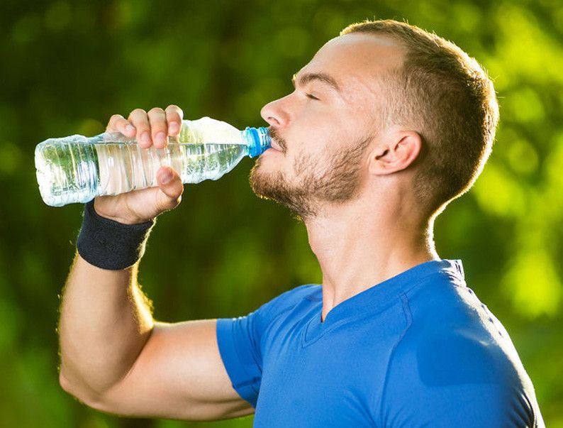 Ini Akibatnya Jika Anda Minum Air Kedaluwarsa