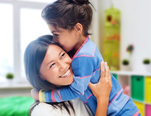 Efek Positif Menciptakan Emosi Bahagia pada Si Kecil