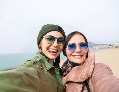 Benarkah Liburan Bersama Bisa Bikin Ibu Panjang Umur?