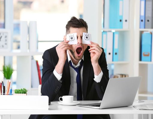 Mengantuk di Siang Hari, Tanda Alzheimer?