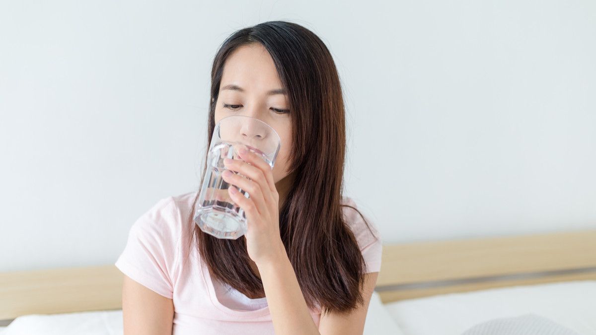 Inilah Sederet Manfaat Minum Air Hangat setelah Bangun Tidur