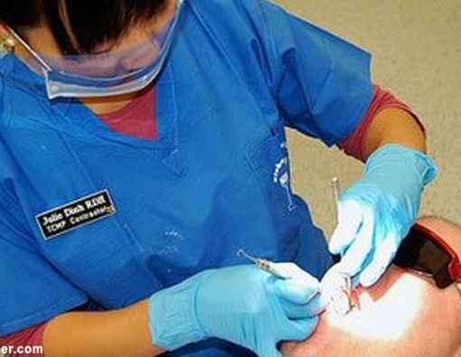 Pemberian Antibiotik pada Pasien Jantung Sebelum Perawatan Gigi