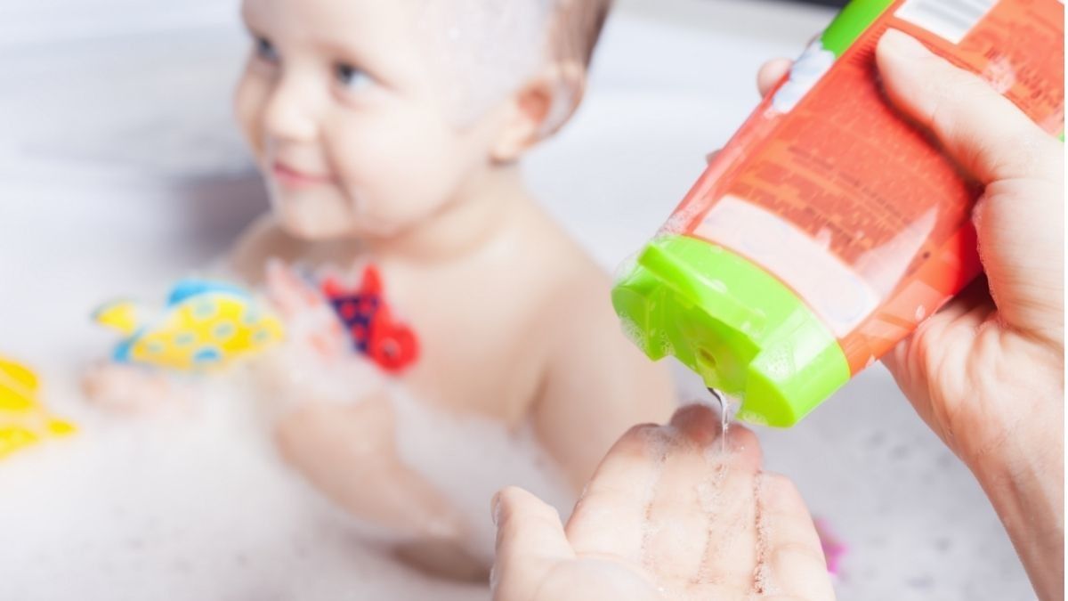 Mengapa Harus Menggunakan Sabun Mandi Anak?