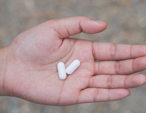 Bahaya di Balik Konsumsi Suplemen Vitamin Kedaluwarsa