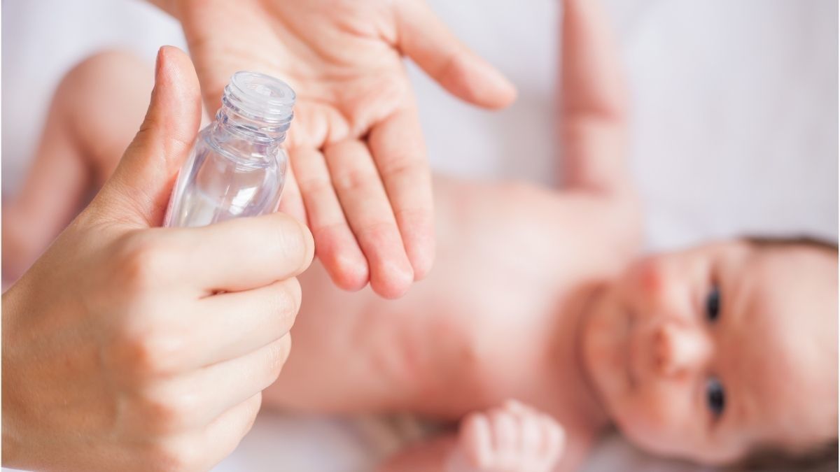 Baby Oil Membantu Membasmi Kutu Rambut