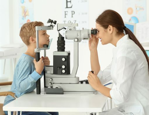 Kenali Gejala Gangguan Penglihatan pada Anak