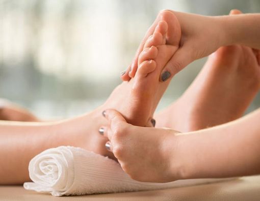 Mengatasi Stres dengan Pijat Refleksi