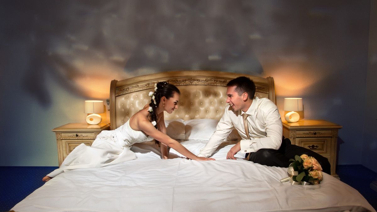 Persiapan Malam Pertama yang Harus Dimiliki Pengantin Baru!