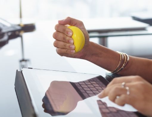 Manfaat Stress Ball untuk Mengatasi Stres dan Cemas