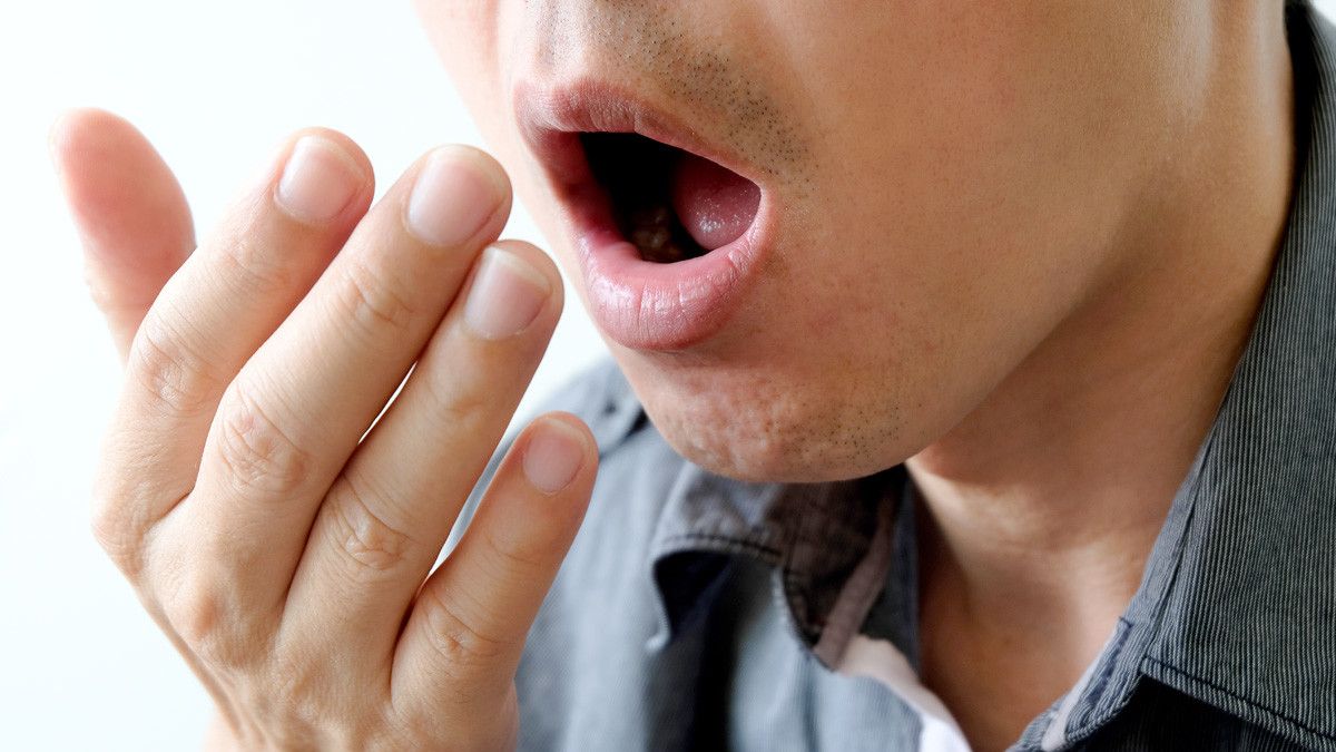 Cara Cepat Mengatasi Gigi Ngilu dan Bau Mulut