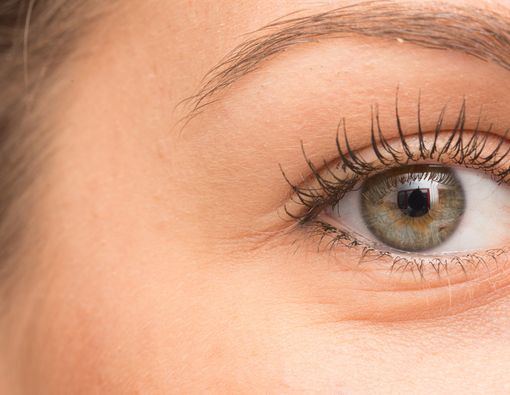 Operasi Menghilangkan Kantong Mata, Amankah?