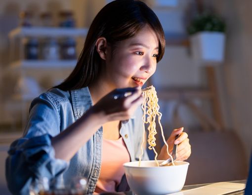  Jangan Mudah Terpengaruh Kemasan Mie Instan yang Mengklaim ‘Sehat’