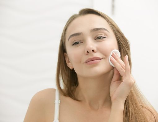 5 Pembersih Wajah Alami yang Bisa Anda Buat di Rumah