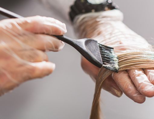 Benarkan Pewarna Rambut Bisa Menjadi Penyebab Kanker?