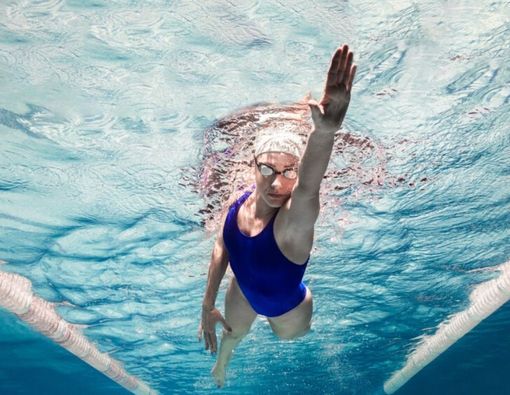 Gaya Renang Aman untuk Penderita Saraf Kejepit