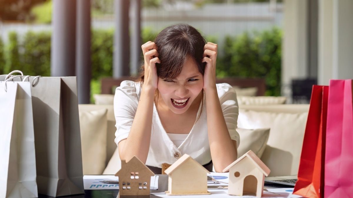 Terlilit Utang Pinjaman Online, Ini Dampak Psikisnya