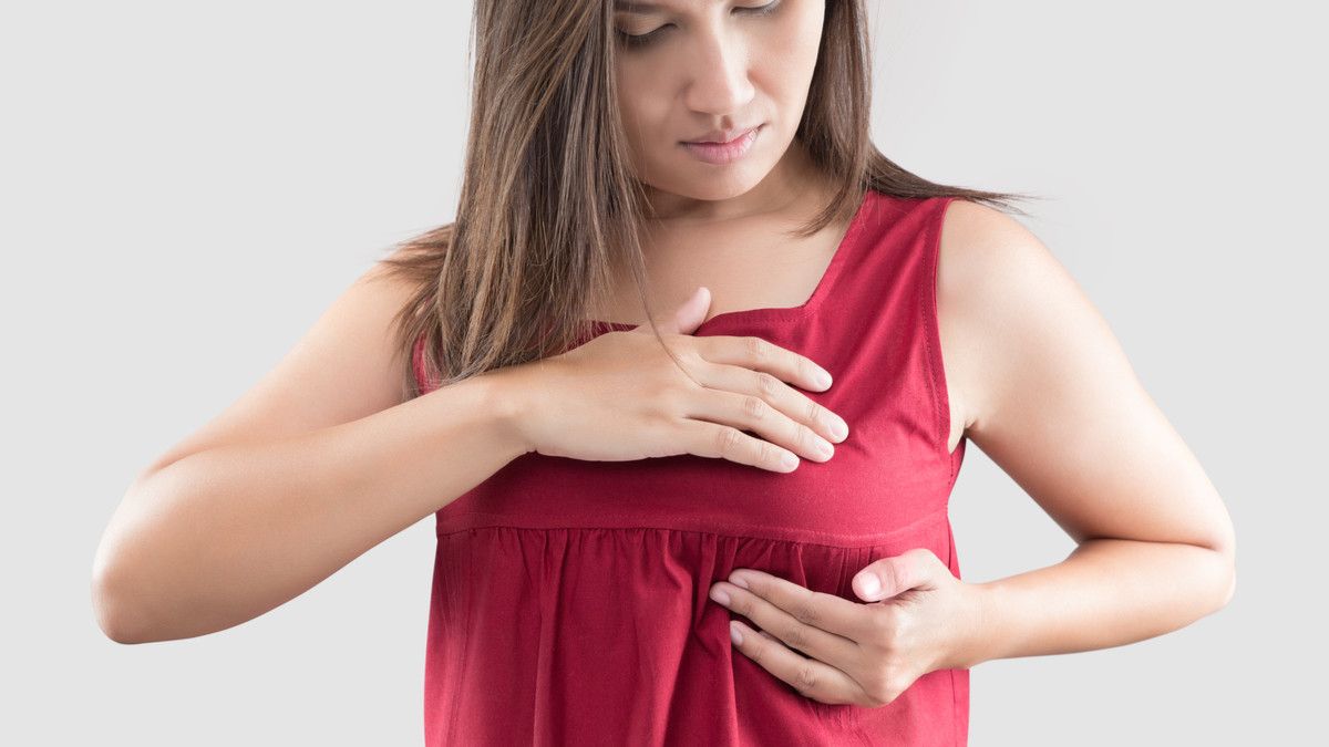 Wanita, Ini 9 Cara Sederhana Mencegah Kanker Payudara (Emily-frost/Shutterstock)
