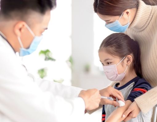 Wajib Tahu, Ini Efek Samping Imunisasi pada Anak