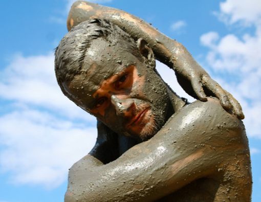 Terapi Mandi Lumpur Ampuh Tangkal Artritis?