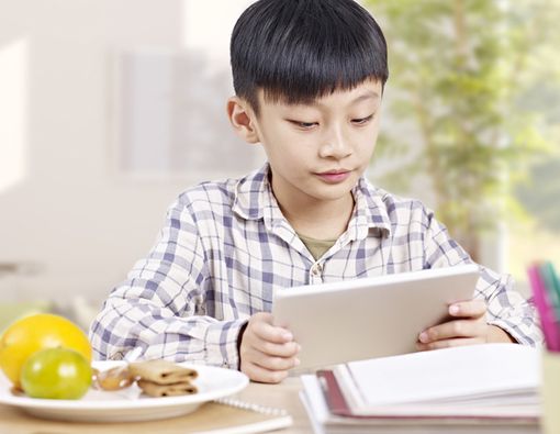 Daftar Camilan Sehat yang Baik untuk Menemani Anak Belajar Online