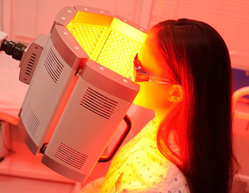 Apa Psoriasis Bisa Disembuhkan dengan Terapi Cahaya?