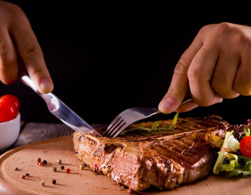 6 Gangguan Kesehatan Akibat Kebanyakan Makan Daging