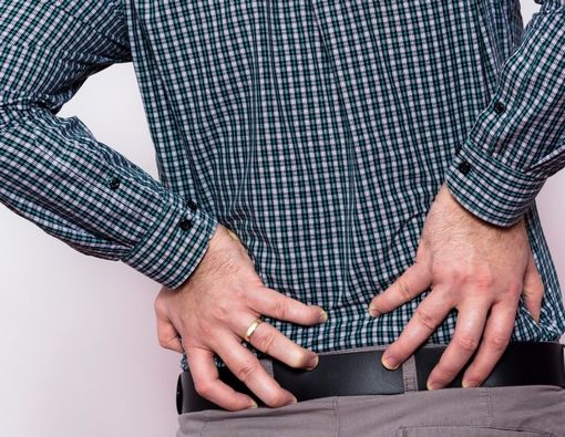 Sering Sakit Pinggang? Mungkin Saraf Terjepit