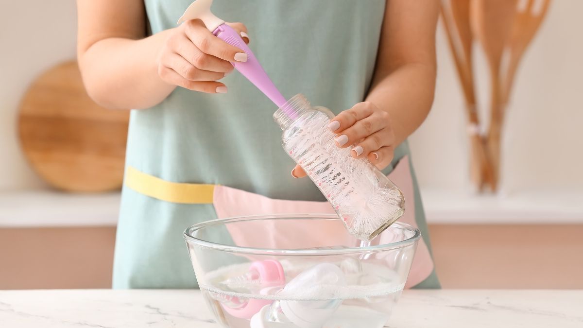 Cara Mencuci Botol Susu Bayi yang Benar untuk Kebersihan dan Kesehatan