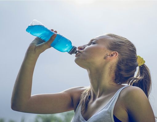 Fakta Tentang Bahaya Minuman Berenergi bagi Kesehatan Gigi