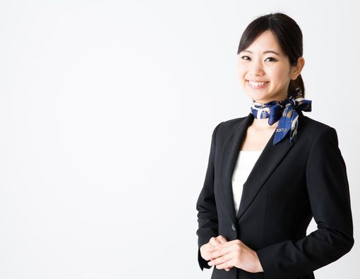 Miliki Gigi Putih Berkilau ala Pramugari dengan Cara Ini