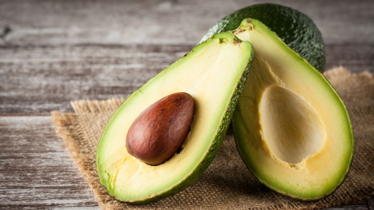 Buah Alpukat Bisa Memperbesar Payudara, Mitos atau Fakta?