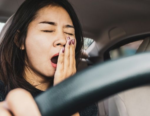Cara Menghilangkan Kantuk saat Berkendara, Efektif!